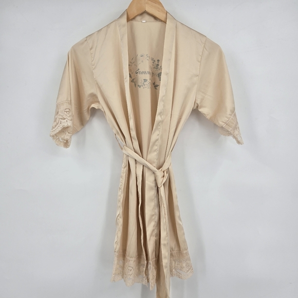Elegant Cream Lace Trim Robe Monogram With EMMA SIZE:8 - Picture 2 of 7